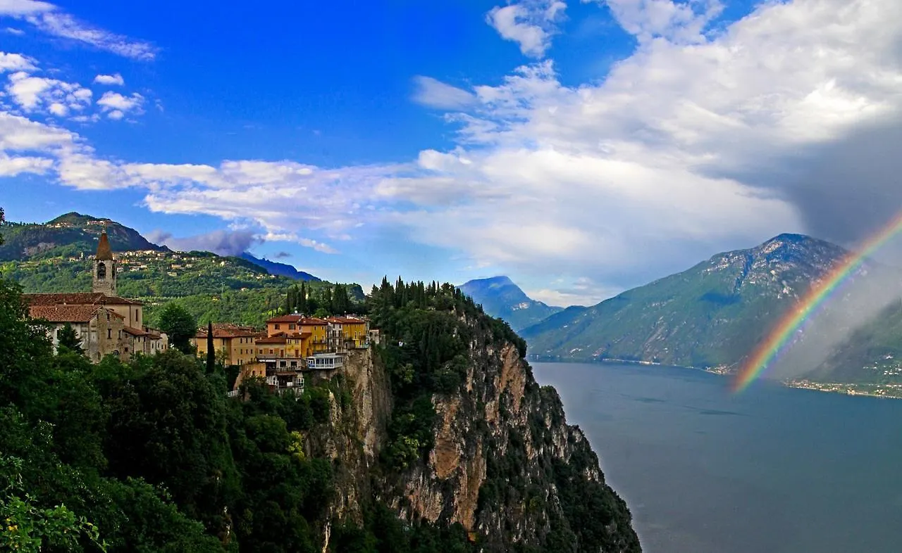 Casa Giacomina Garden And Lake View By Gardadomusmea Tremosine